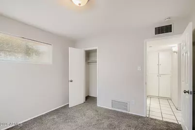 2818 W Echo Lane W, Phoenix, AZ 85051 - Photo 20