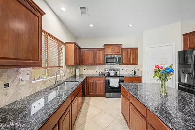 29752 W Amelia Avenue, Buckeye, AZ 85396 - Photo 12