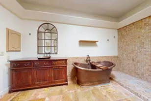 8100 E Camelback Rd, Scottsdale, AZ 85251 - Photo 22