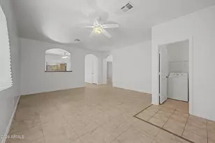 823 W Lydia Ln, Phoenix, AZ 85041 - Photo 4