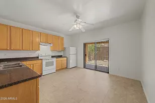 823 W Lydia Ln, Phoenix, AZ 85041 - Photo 2