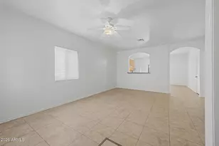 823 W Lydia Ln, Phoenix, AZ 85041 - Photo 16