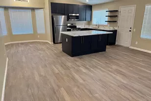 7925 W Dreyfus Dr, Peoria, AZ 85381 - Photo 2