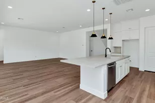 3723 E Fawn Dr, Phoenix, AZ 85042 - Photo 14