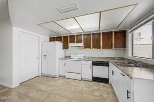 4447 N 77th Dr, Phoenix, AZ 85033 - Photo 12