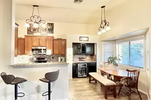 6914 S 22nd Ln, Phoenix, AZ 85041 - Photo 6