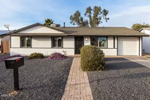 3726 E Winchcomb Dr, Phoenix, AZ 85032 - Photo 1