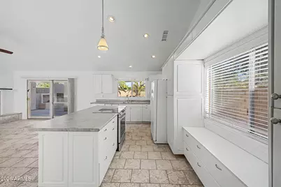 19655 N 9th Street, Phoenix, AZ 85024 - Photo 16