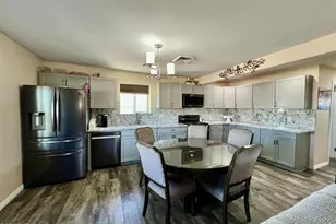 662 N Ironwood Dr, Apache Junction, AZ 85120 - Photo 4