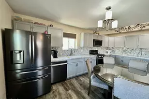 662 N Ironwood Dr, Apache Junction, AZ 85120 - Photo 8