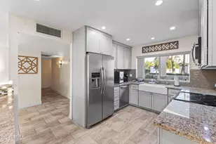 5245 E Acoma Dr, Scottsdale, AZ 85254 - Photo 10