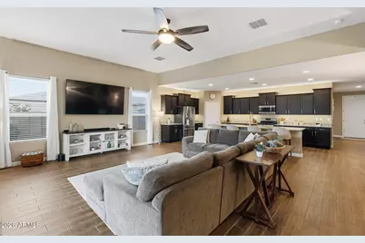 13836 W Remuda Drive, Peoria, AZ 85383 - Photo 4