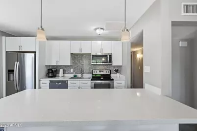 8310 E Devonshire Avenue, Scottsdale, AZ 85251 - Photo 8