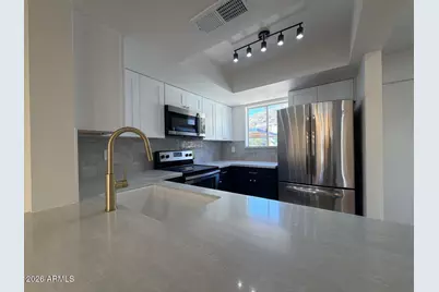 1601 W Sunnyside Drive #121, Phoenix, AZ 85029 - Photo 10