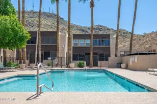 1601 W Sunnyside Dr, Phoenix, AZ 85029 - Photo 1
