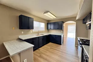10453 N 76th Dr, Peoria, AZ 85345 - Photo 2