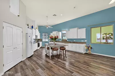 15758 S Maui Circle, Arizona City, AZ 85123 - Photo 8