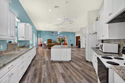15758 S Maui Circle, Arizona City, AZ 85123 - Photo 12