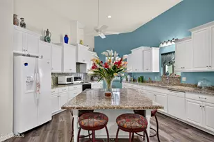 15758 S Maui Circle, Arizona City, AZ 85123 - Photo 10