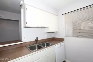 522 W Blackhawk Dr, Phoenix, AZ 85027 - Photo 24