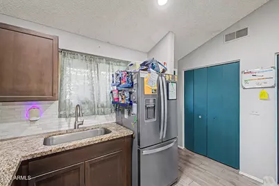 5142 W Joan De Arc Avenue, Glendale, AZ 85304 - Photo 8