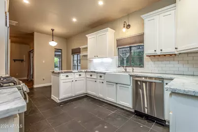 2207 N 11th Avenue, Phoenix, AZ 85007 - Photo 12