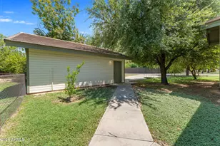2720 W Harvest Groves Ln, Phoenix, AZ 85041 - Photo 76