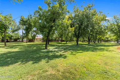 2720 W Harvest Groves Lane, Phoenix, AZ 85041 - Photo 44