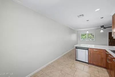 721 E Montebello Avenue #210, Phoenix, AZ 85014 - Photo 8