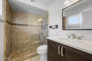 721 E Montebello Ave, Phoenix, AZ 85014 - Photo 16
