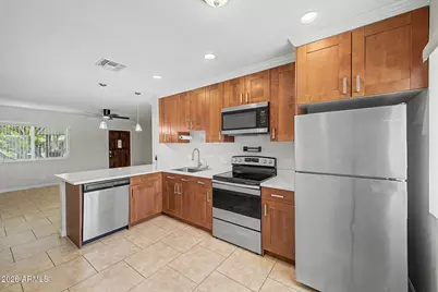 721 E Montebello Avenue #210, Phoenix, AZ 85014 - Photo 10
