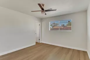 6014 W Avalon Dr, Phoenix, AZ 85033 - Photo 18