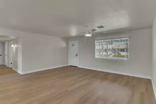 6014 W Avalon Dr, Phoenix, AZ 85033 - Photo 6