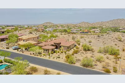 18236 W Santa Alberta Lane #30, Goodyear, AZ 85338 - Photo 10