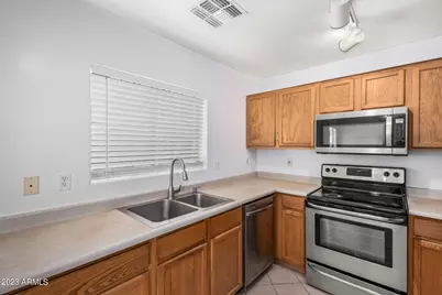 1525 W Burgess Lane, Phoenix, AZ 85041 - Photo 12