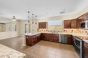 17940 W Desert Ln, Surprise, AZ 85388 - Photo 10