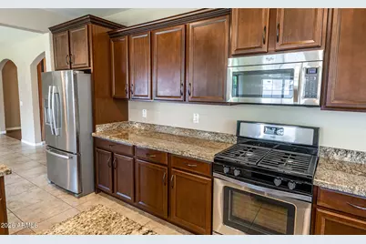 18445 W Saguaro Lane, Surprise, AZ 85388 - Photo 14
