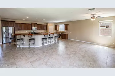 18445 W Saguaro Lane, Surprise, AZ 85388 - Photo 16