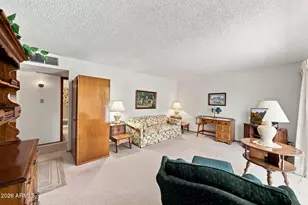 7015 W Wolf St, Phoenix, AZ 85033 - Photo 4