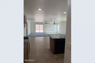 887 W Desert Hills Drive, San Tan Valley, AZ 85143 - Photo 6