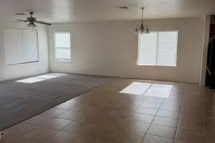 887 W Desert Hills Dr, San Tan Valley, AZ 85143 - Photo 2