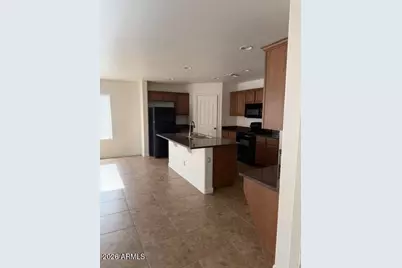 887 W Desert Hills Drive, San Tan Valley, AZ 85143 - Photo 4