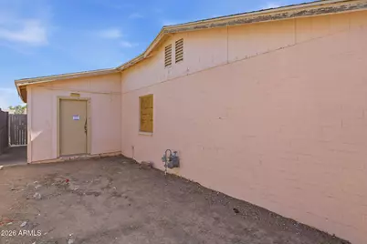 7301 W Heatherbrae Drive, Phoenix, AZ 85033 - Photo 8