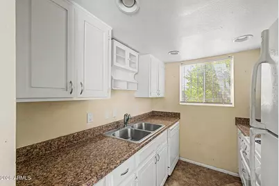7126 N 19th Avenue #205, Phoenix, AZ 85021 - Photo 14