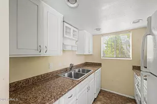 7126 N 19th Ave, Phoenix, AZ 85021 - Photo 14