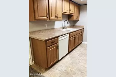 9911 N 95th Drive #B, Peoria, AZ 85345 - Photo 4
