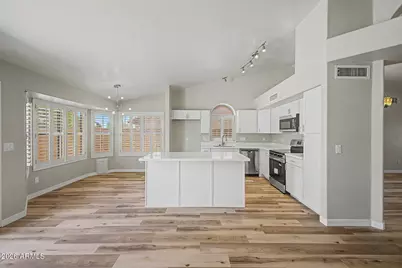 2434 E Cathedral Rock Drive, Phoenix, AZ 85048 - Photo 12