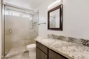 864 E Paradise Ln, Phoenix, AZ 85022 - Photo 20