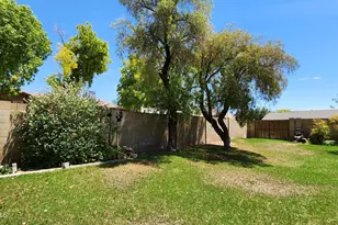864 E Paradise Ln, Phoenix, AZ 85022 - Photo 4