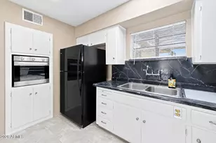 6532 W Medlock Dr, Glendale, AZ 85301 - Photo 14